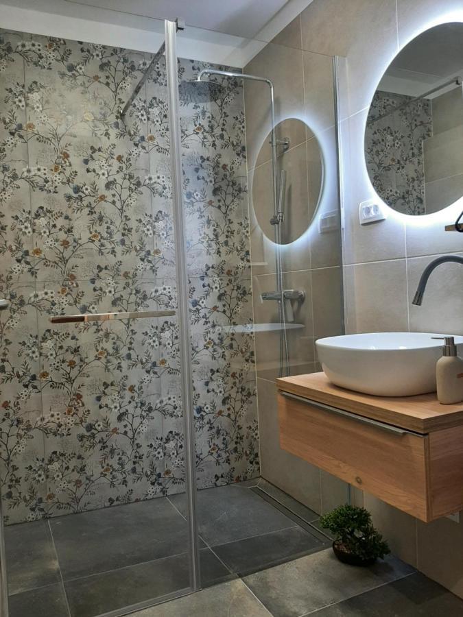 Qr Apartment For Family, Couples, And Friends Stay In Rijeka Ngoại thất bức ảnh